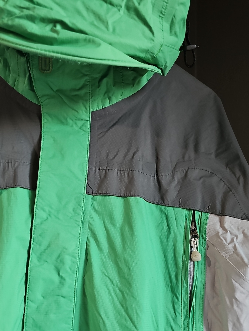 Bonfire Snowboarding Green and Gray Hooded Jacket